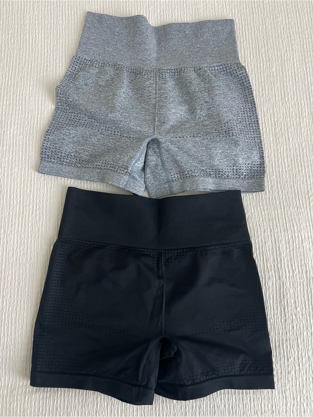 Bundle Women's Seamless Athletic Shorts Duo - Gray & Black